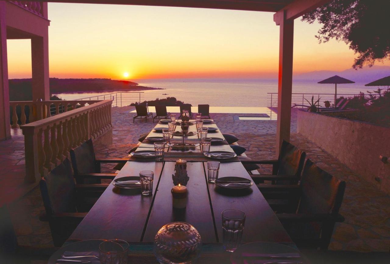Beachfront Villa Seasun By Posarellivillas Agios Spyridon  외부 사진