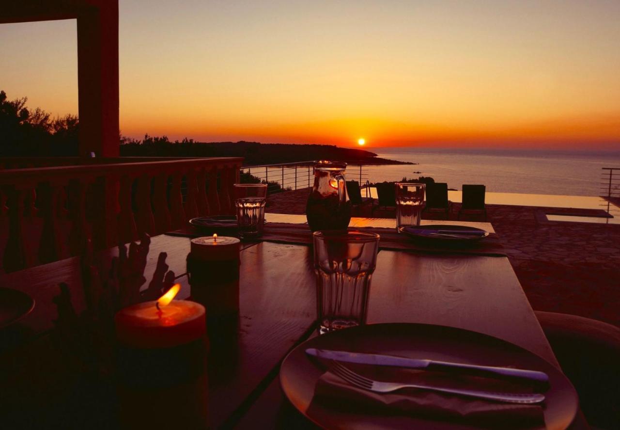 Beachfront Villa Seasun By Posarellivillas Agios Spyridon  외부 사진