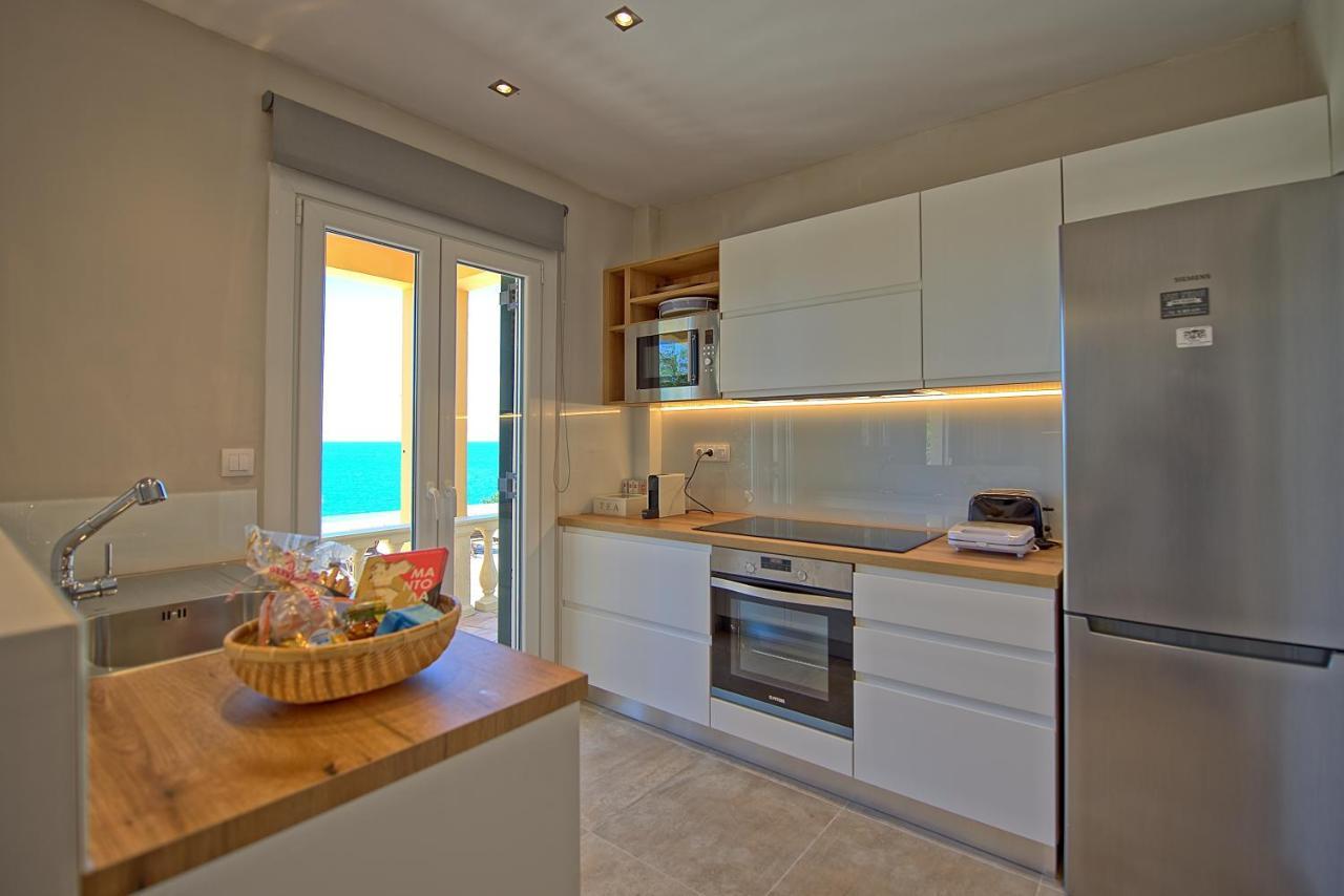 Beachfront Villa Seasun By Posarellivillas Agios Spyridon  외부 사진