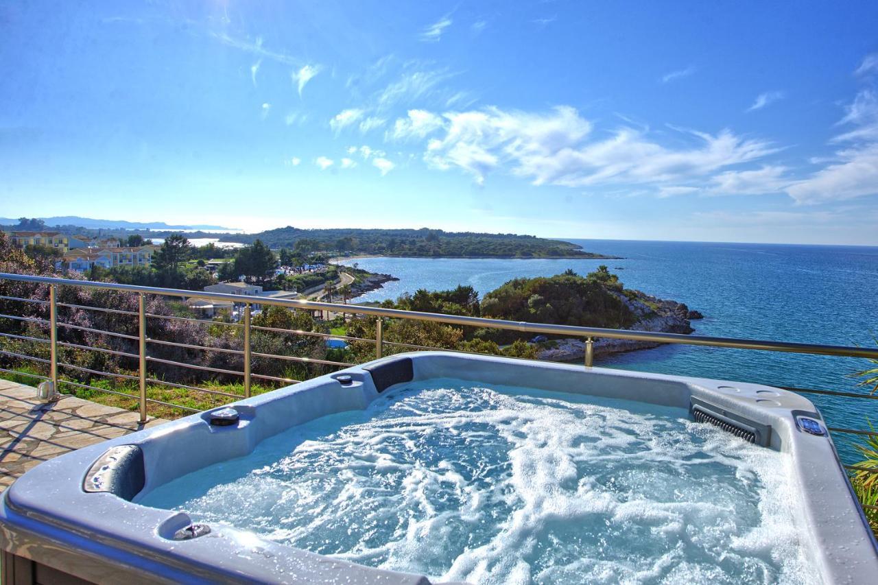 Beachfront Villa Seasun By Posarellivillas Agios Spyridon  외부 사진