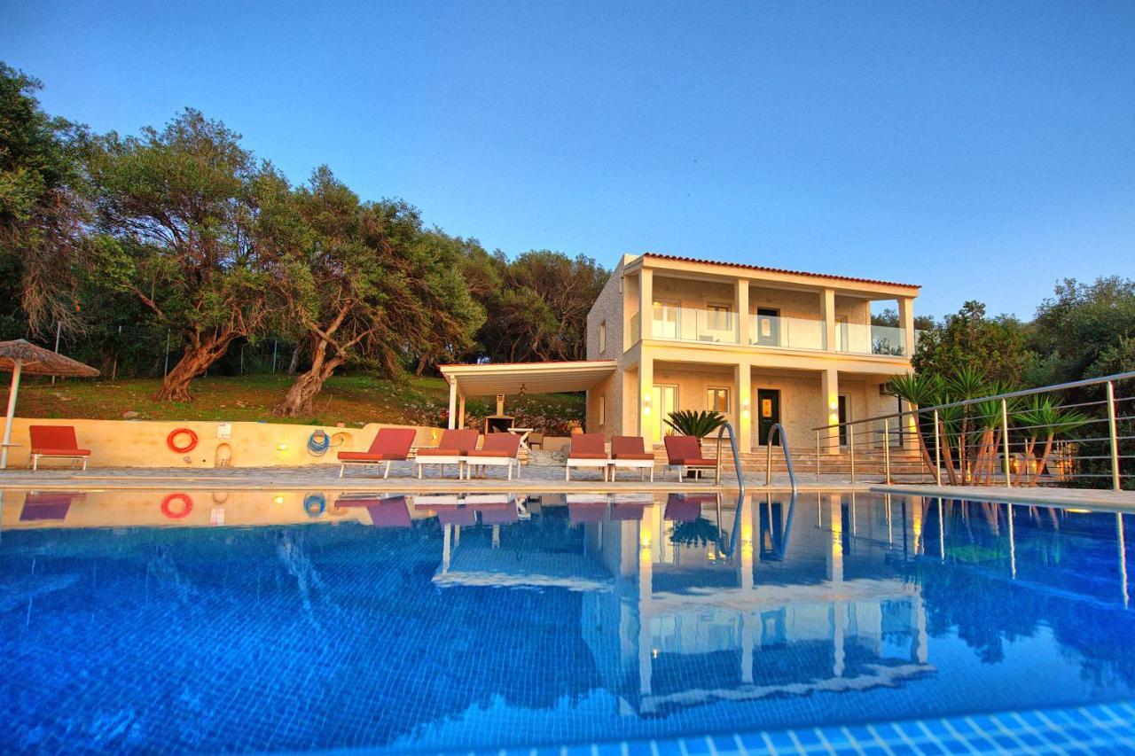 Beachfront Villa Seasun By Posarellivillas Agios Spyridon  외부 사진