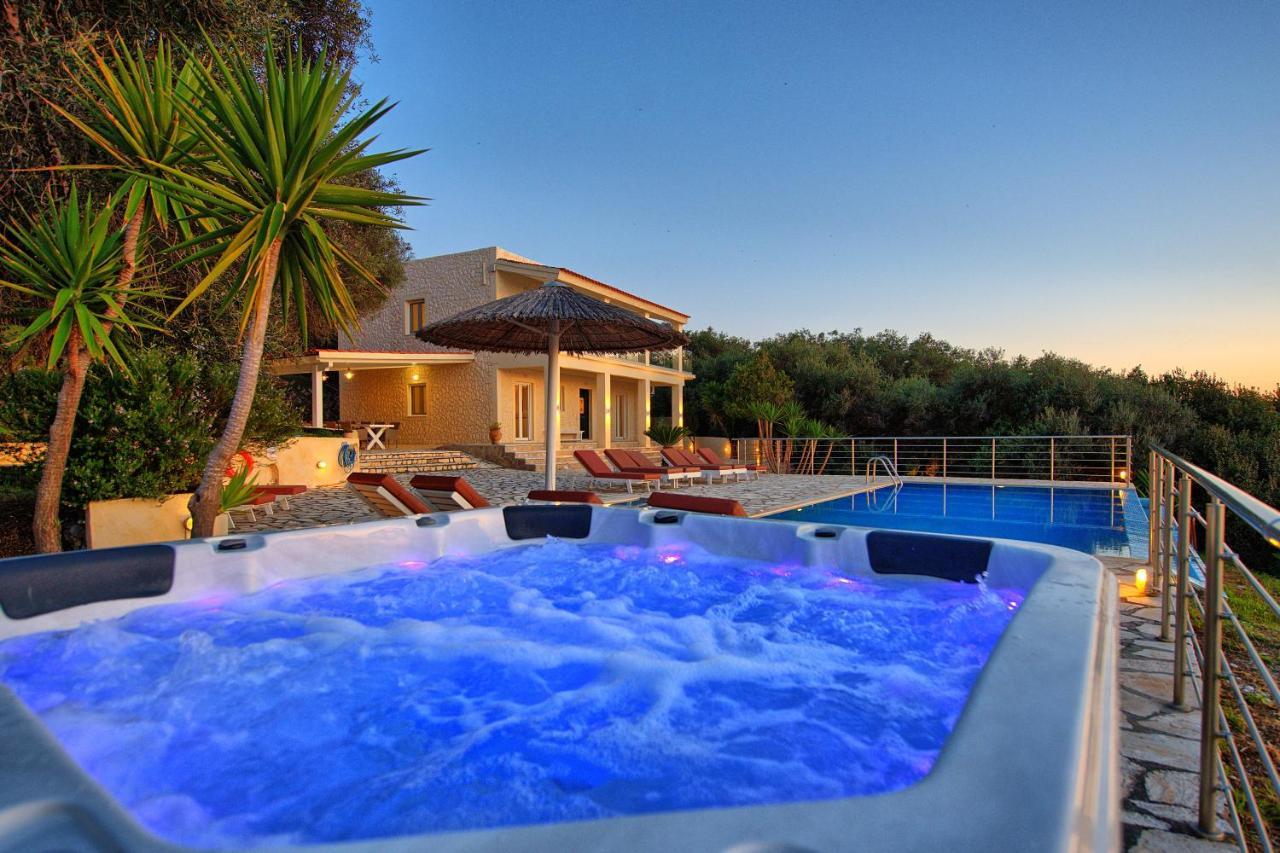 Beachfront Villa Seasun By Posarellivillas Agios Spyridon  외부 사진